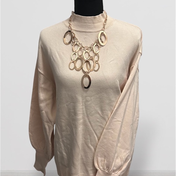 NWT Weaczzy Cream Mock Neck Turtleneck Sweater Size M - Picture 2 of 6